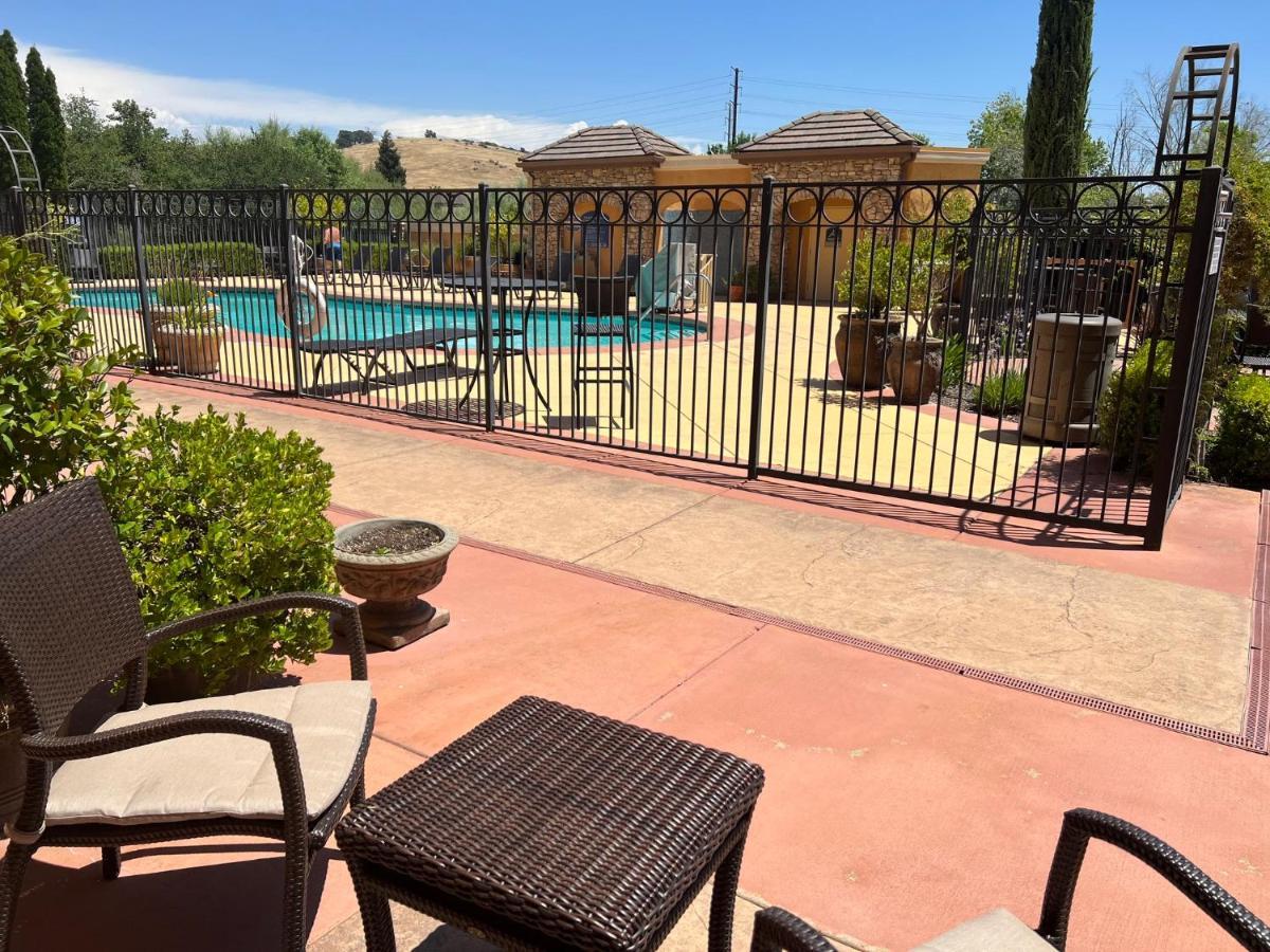 Holiday Inn Express Hotel & Suites El Dorado Hills By Ihg Εξωτερικό φωτογραφία